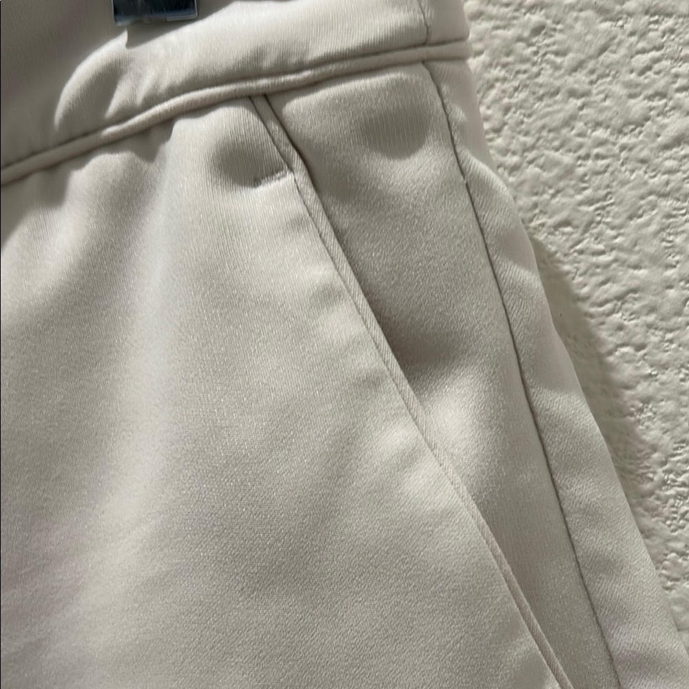 h&M Women's Cream Shorts with Pockets - Picture 3 of 7